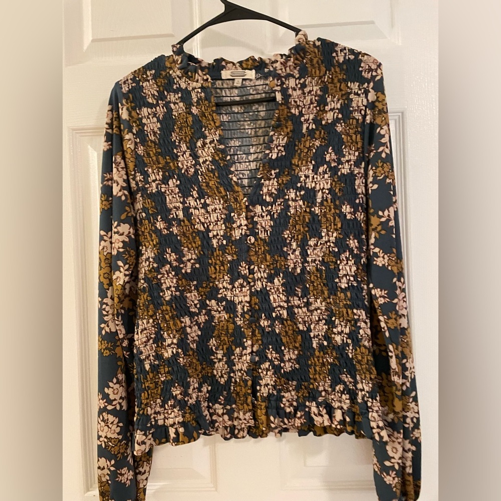 Gimmicks top from The Buckle